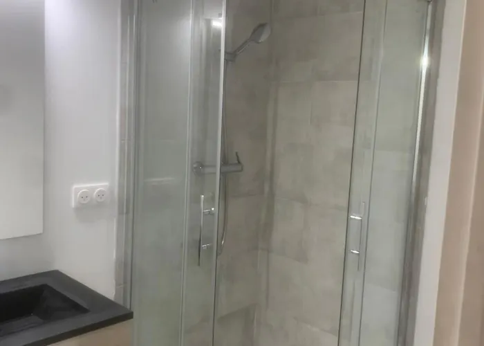 Privee Quartier Quintaou Quarto em Acomodações Particulares *